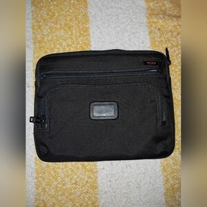 Tumi brand, alpha 2 ballistic nylon padded iPad, tablet case